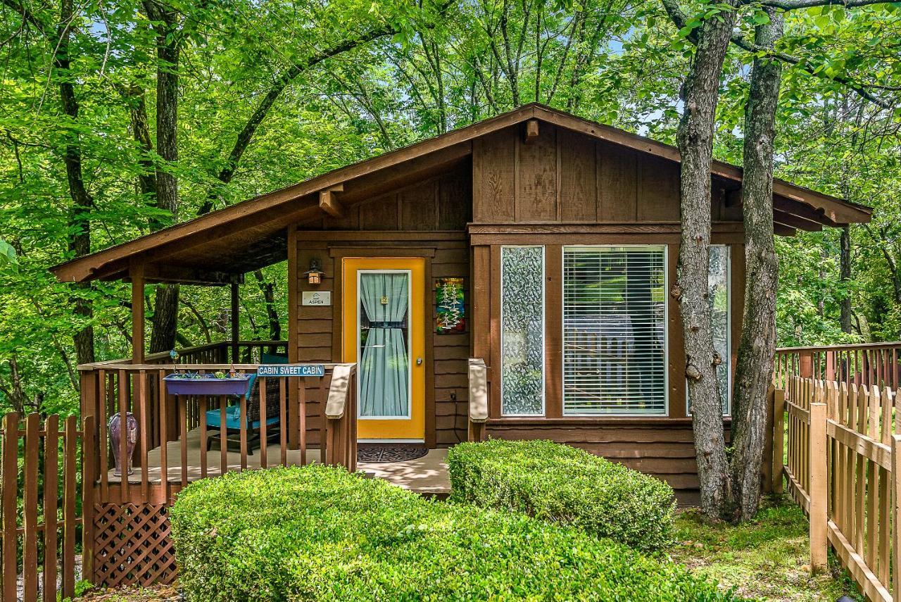 The Woods Cabins Eureka Springs Exterior photo